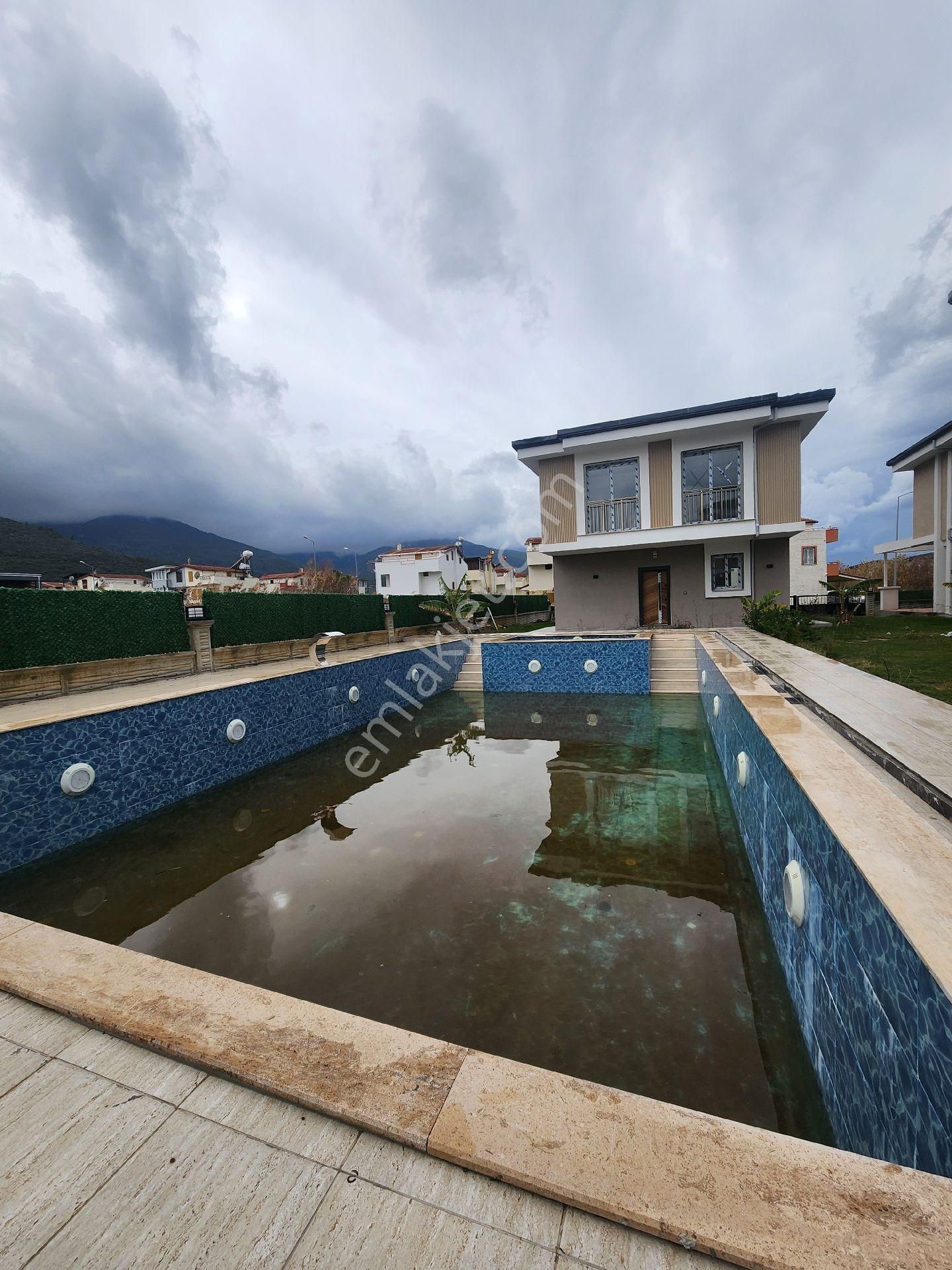 Güzelçamlıda Denize 600 Metre Villa