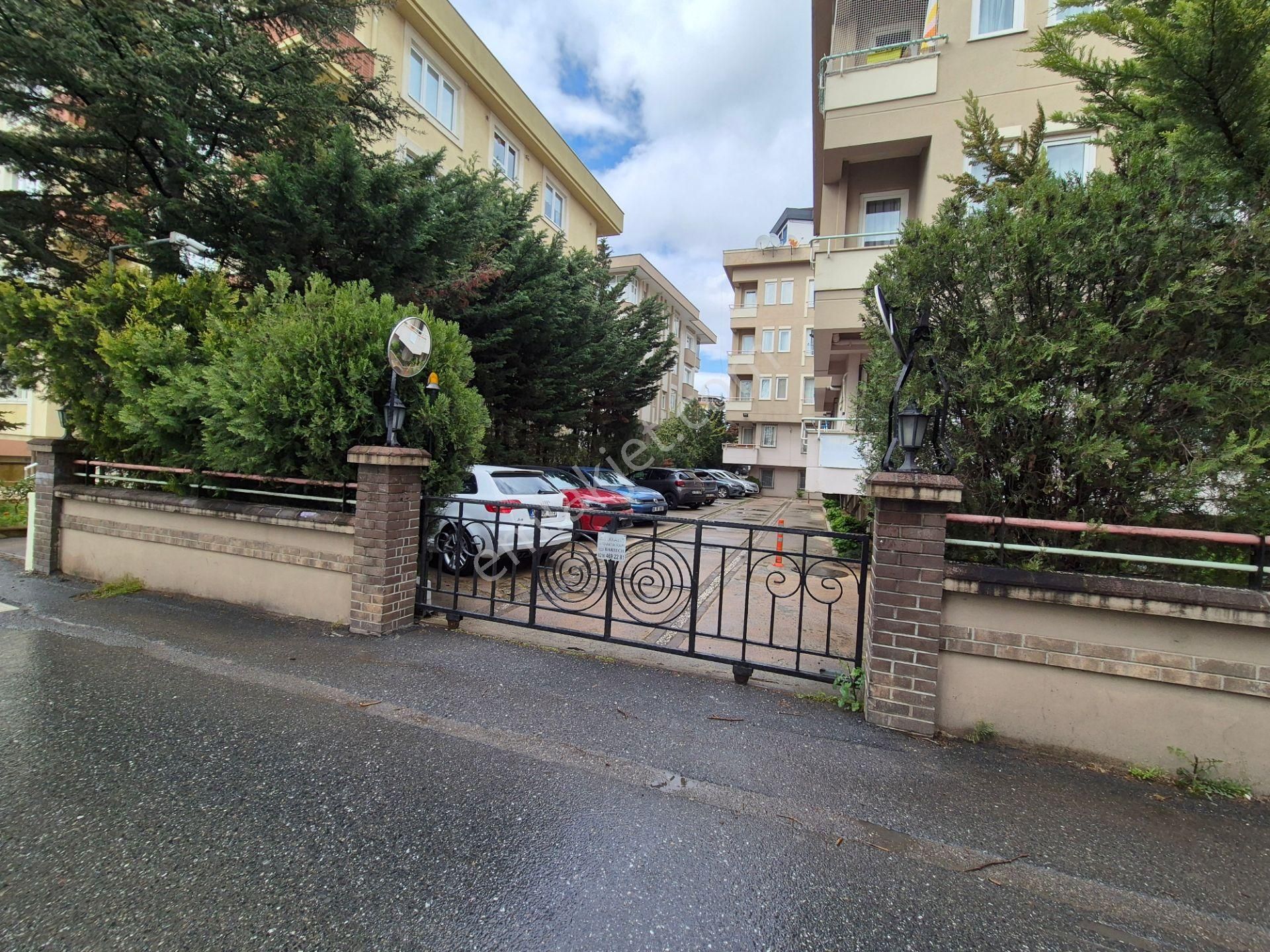 Güvenlikli Site İçinde, Yeditepe Üniv. Yakın Konumda Eşyalı 2+1