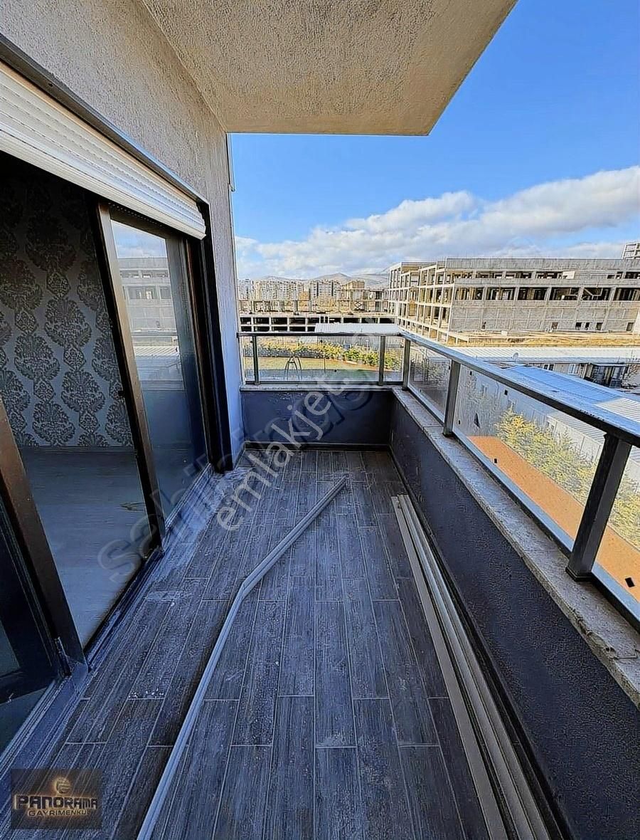 Panorama'dan Green Park Towers'da Kiralık 4+1 Akıllı Daireler