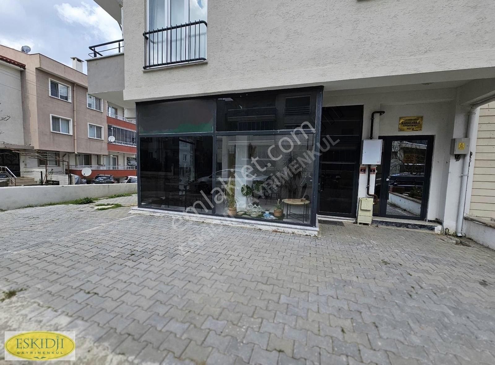 Çanakkale Kepez De Belediye Yakını Kiralık İşyeri