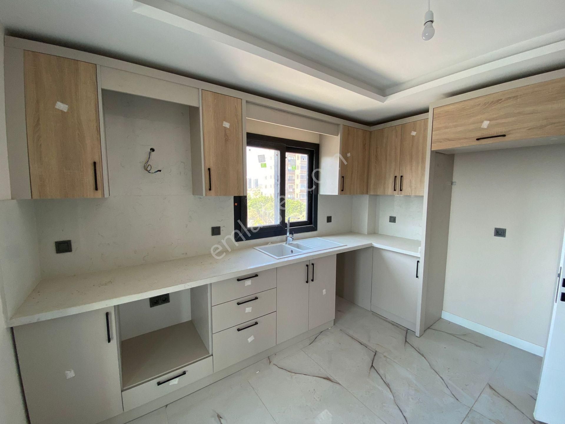 Karınca'dan Eski Mezitli Mh'de Tek Blok Aylık Ödemeli 2,5+1 Kiralık!