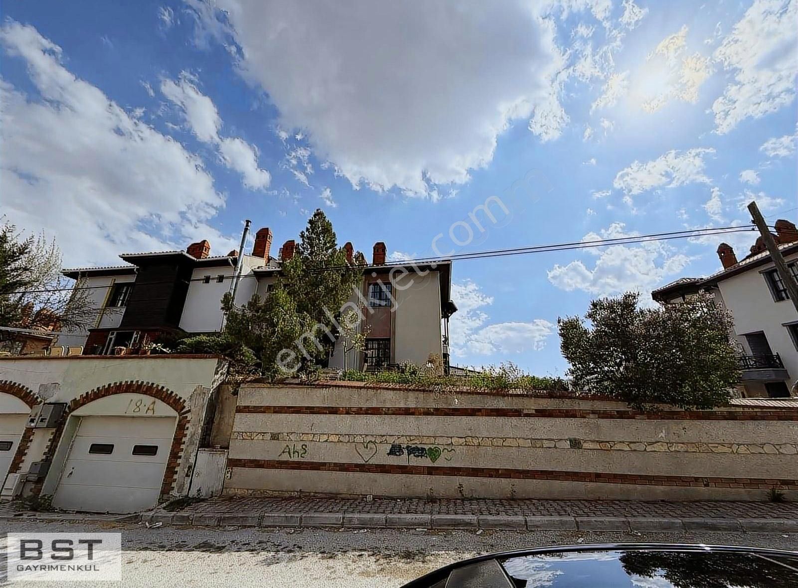 Erenköy Mh Sayha Villalarında 7+1 435m2 Satılık Villa