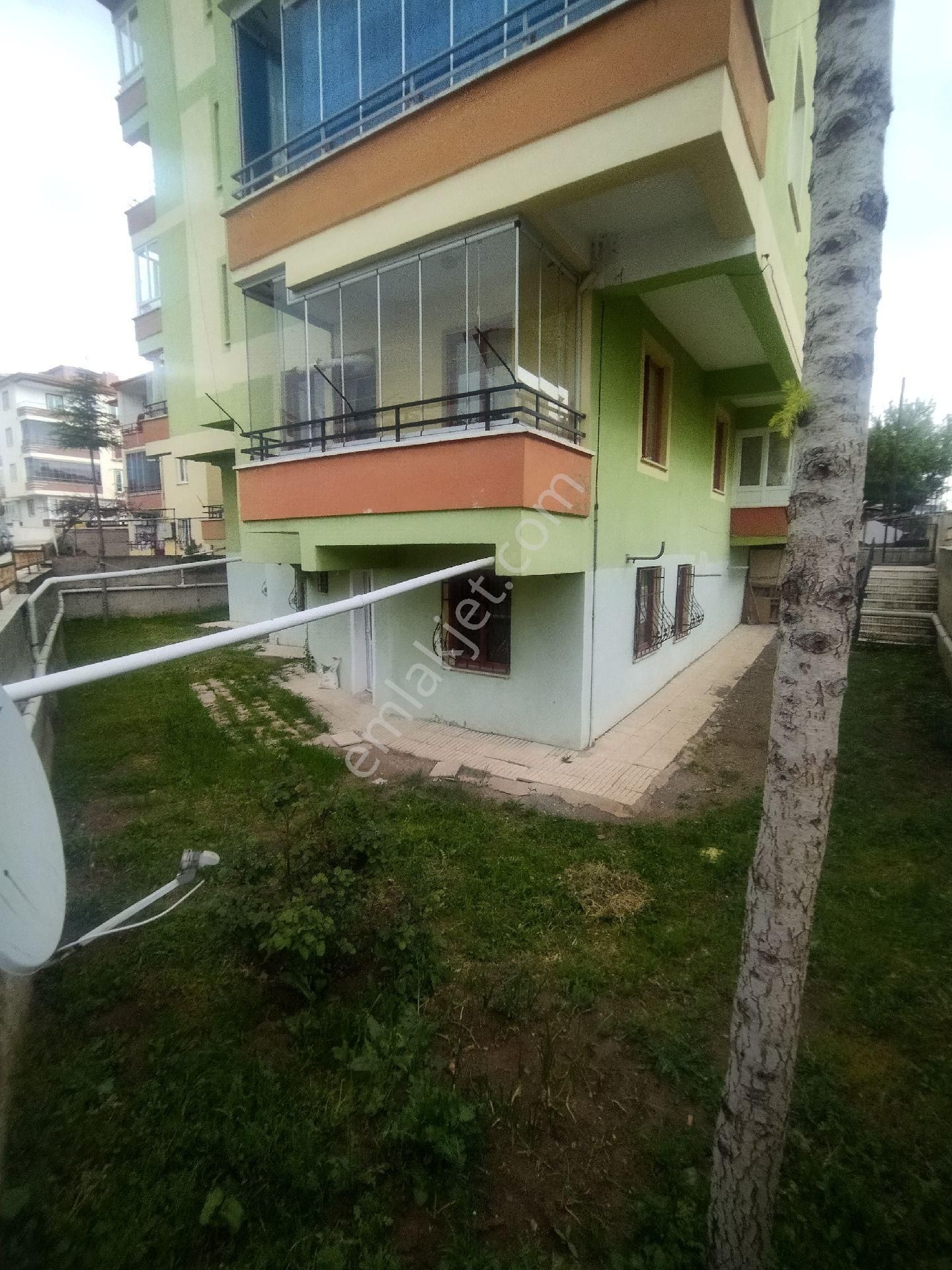 Sistem Gayrimenkulden Kafkas Evlerinde Satılık 2+1 Bahçe Katı Daire