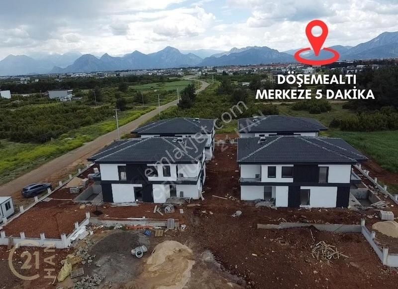 Kepez Odabaşı 4+1 230m2 Villa Döşemealtı Merkeze 5 Dakika Mesafe