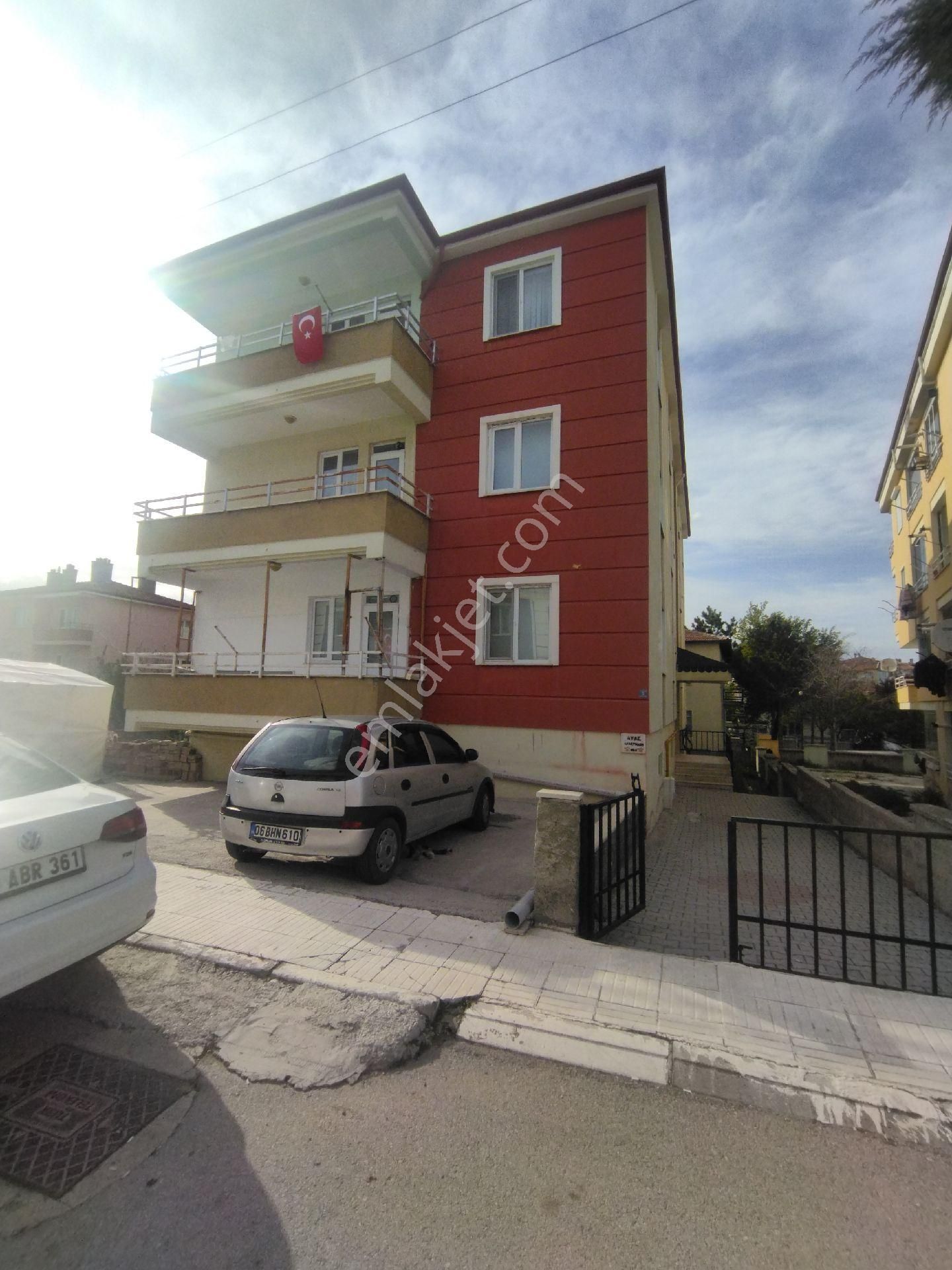 Sistem Gayrimenkulden Aşıklar Tepesi Civarı Satılık 3+1 Bahçe Katı Daire