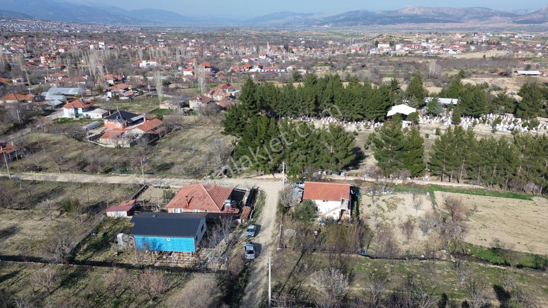 Korkuteli Yeltende Daire Takasına Açık Satılık Müstakil Çatı Katılı Ev Ve 457m2 Arsa - Görsel 2