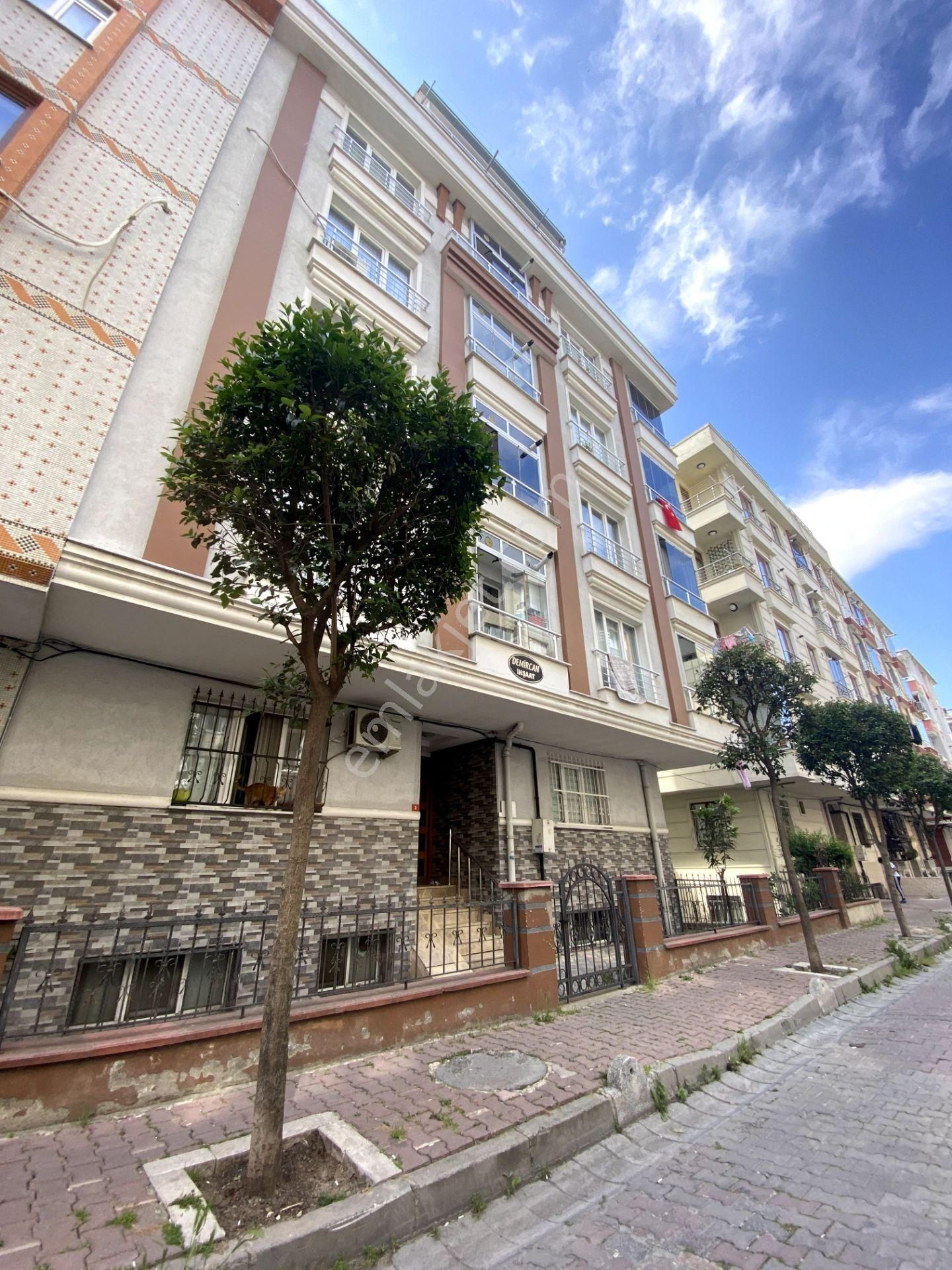 Kocasinan Merkez Mh. 1+1 (ayrı Mutfak) Mahmutbey Caddesine Yakın