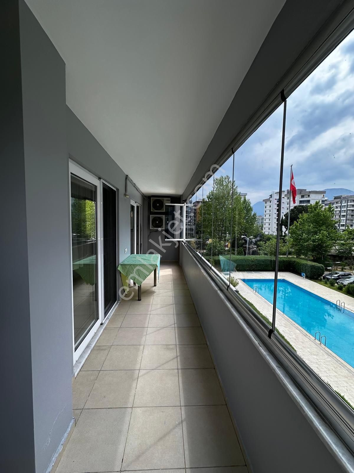 Manisa Güzelyurt Mah. Ara Kat Satılık 1+1 Eşyalı Daire