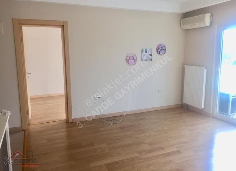 Bahçeşehir Spradon 1+1 Bos Kiralık Daire
