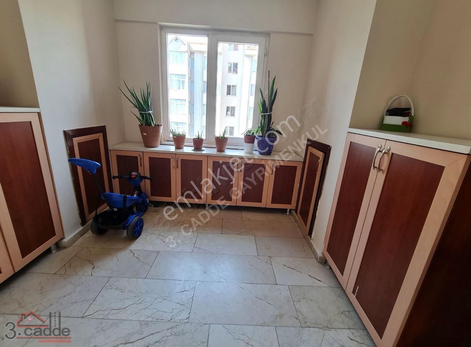 Esenkent Kamelya Evleri Full Tadilatlı Muhtesem Konum 3+1