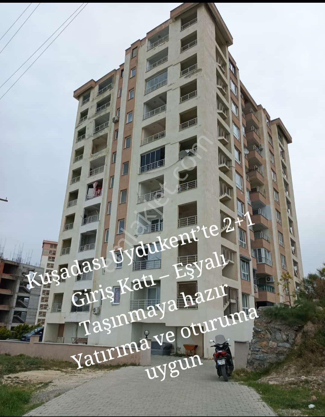 Kuşadası Uydukent'te, Çevre Yoluna Yakın Konumda 2+1 Geniş Daire