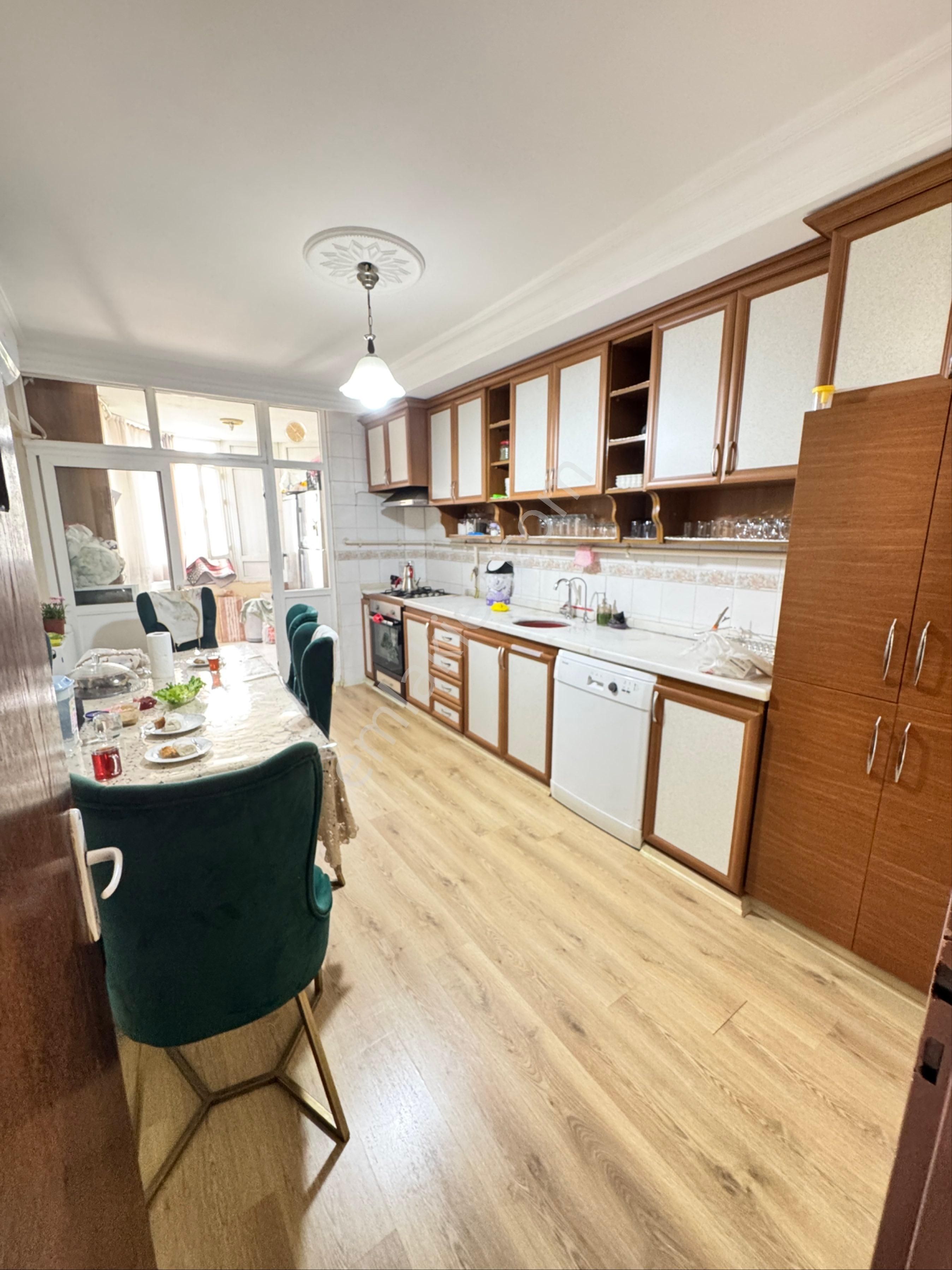 Çukurova Adana Koopta 3+1 Kapalı Mutfak Dogalgazlı Geniş Oturumlu Cepheleri Açık Ferah Daire