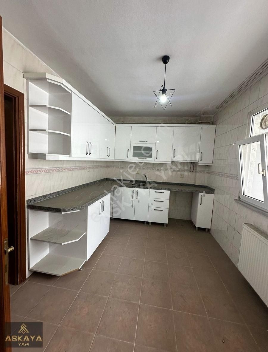 Metrobüse Yakın Ulaşıma Açık 2+1 Kiralık Daire