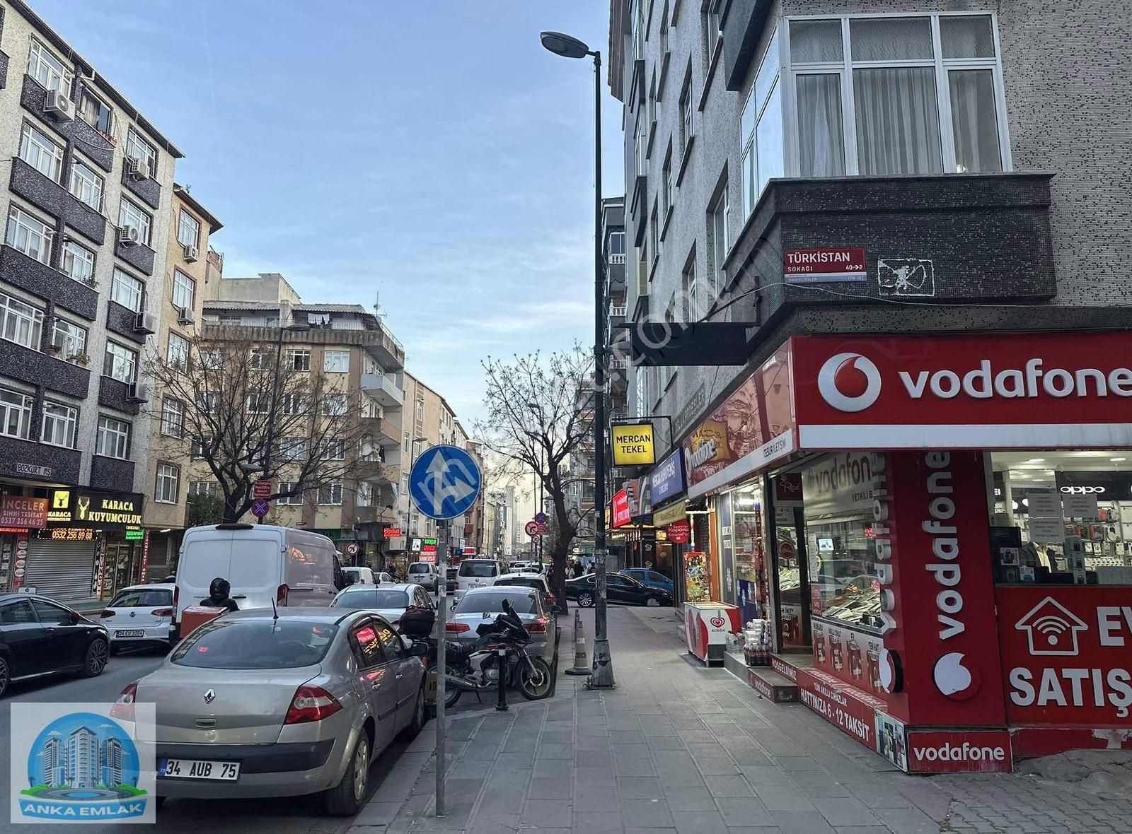 Anka Emlak'tan Cadde Üstü Metrobüs Yakını Depolu Dükkan