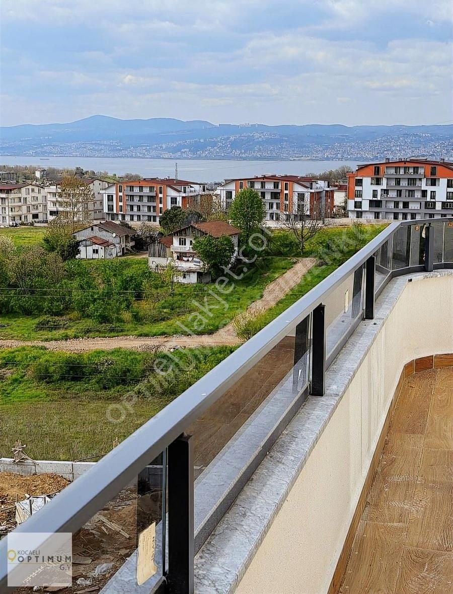 Başiskele Vadi Yuvacıkta Site İçi Süper Lüks 2+1 Daire