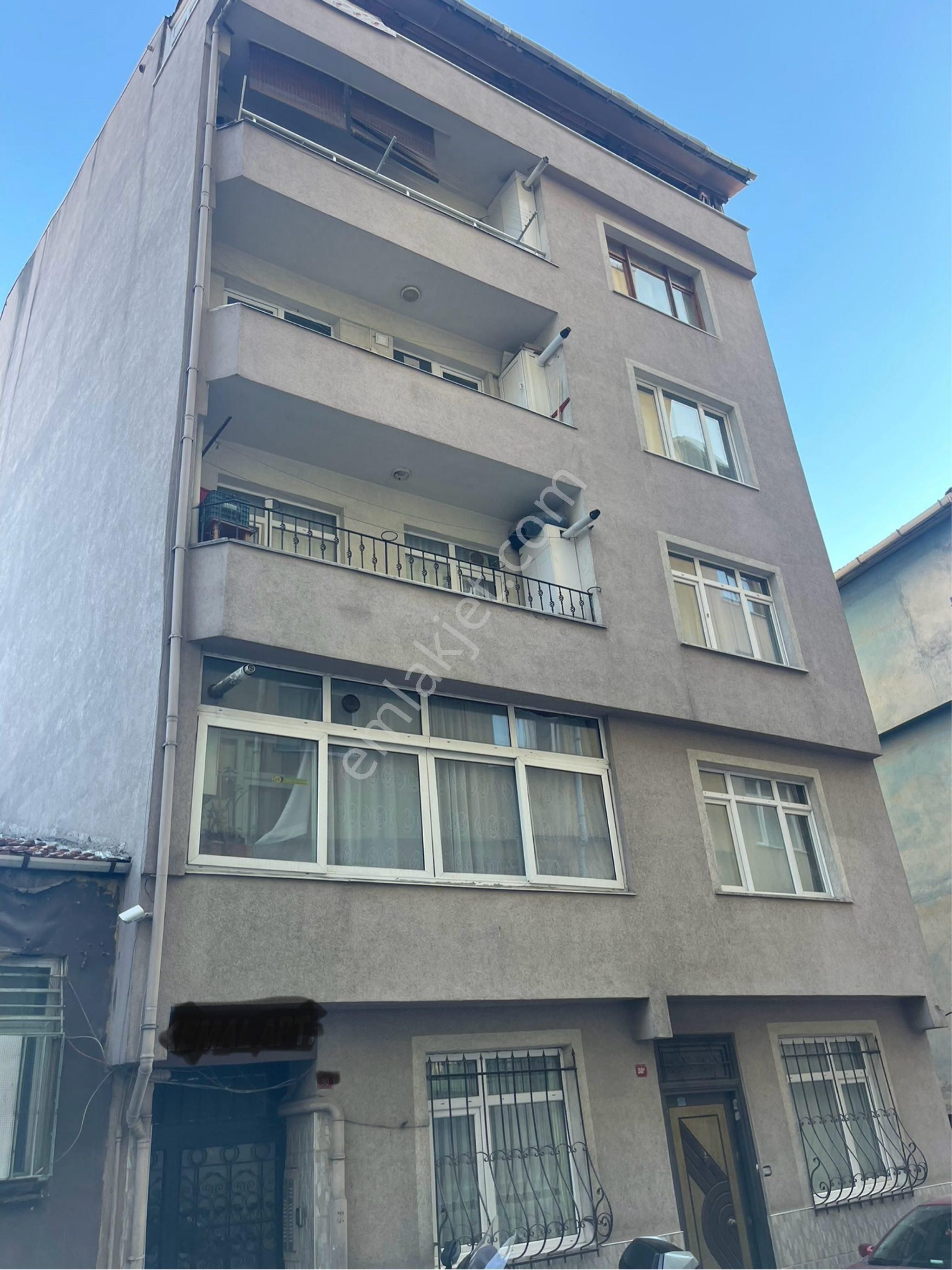 Hürriyet Mah Satılık Ara Kat ( 3+1 ) 120 M2 Daire