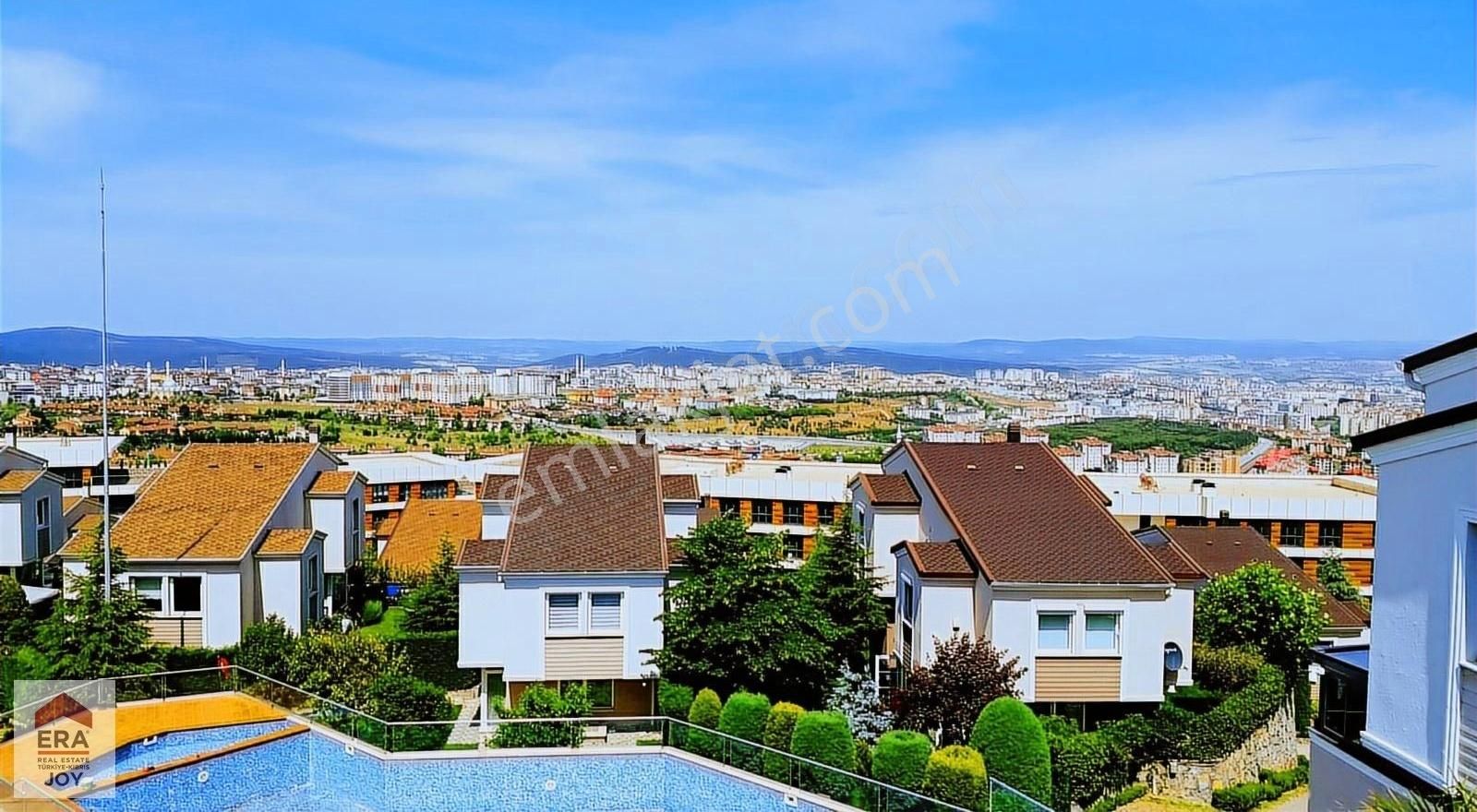 Sekili Evlerinde Orman Ve Şehir Manzaralı Geniş Bahçeli Villa