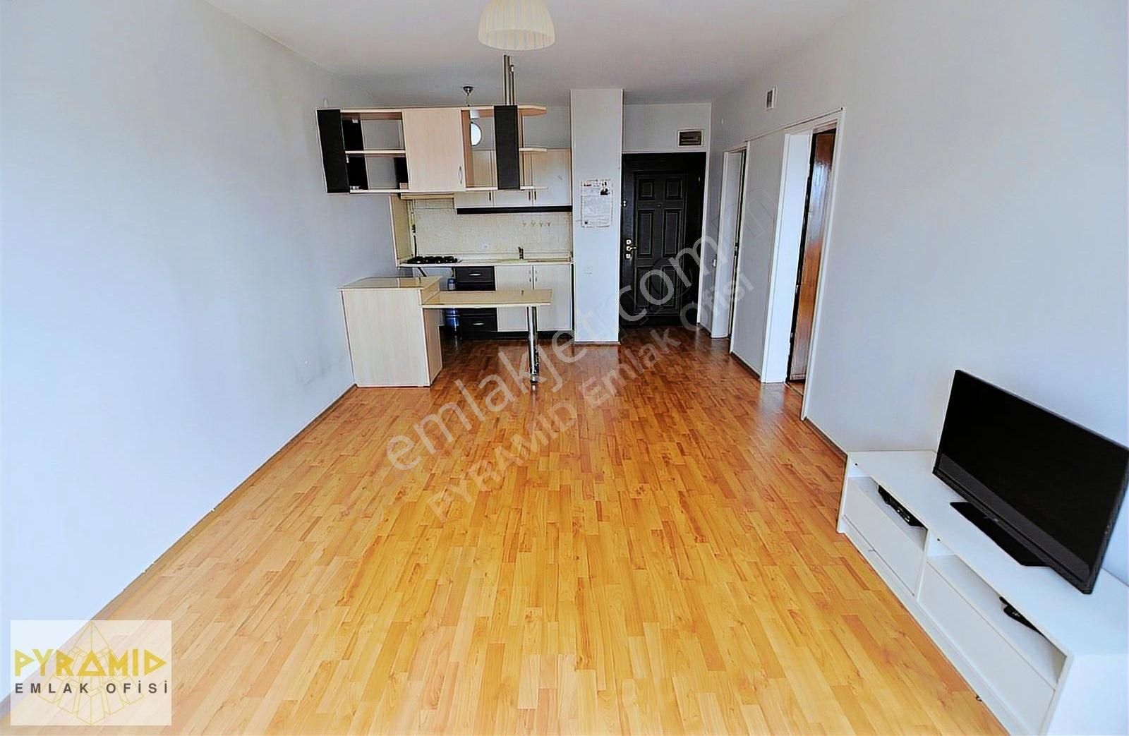 Pyramıd'den Ataköy 7-8 (a-25 Blok) Deniz Gören Net 55m2 Boş 1+1