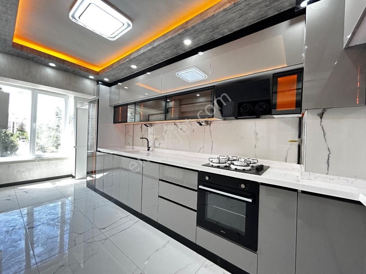 Sincan Andiçen Mh 3+1 Ultra Lüks Yapılı Ara Katta Bağımsız Daire
