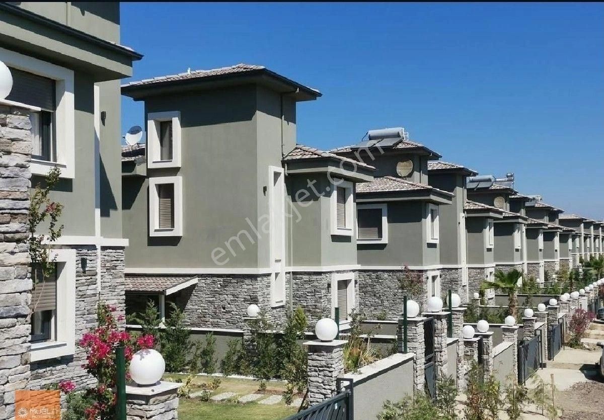 Seferihisar Akarca'da Site İçi Müstakil Satılık 3+1 Lüks Villa - Görsel 3