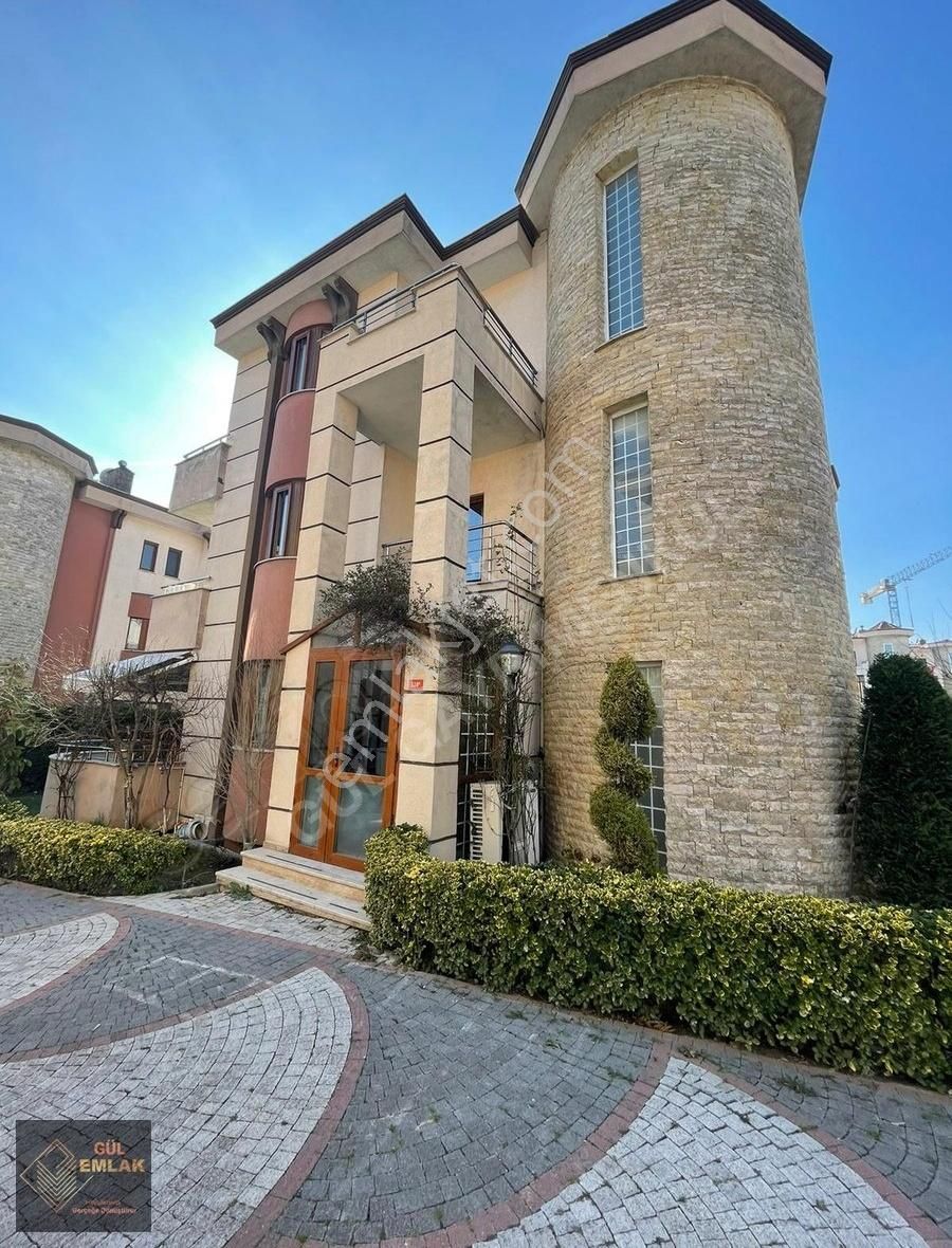 Habitat Park Villa Ferah Geniş Bahçe Havuzlu 5+1 Satılık Villa
