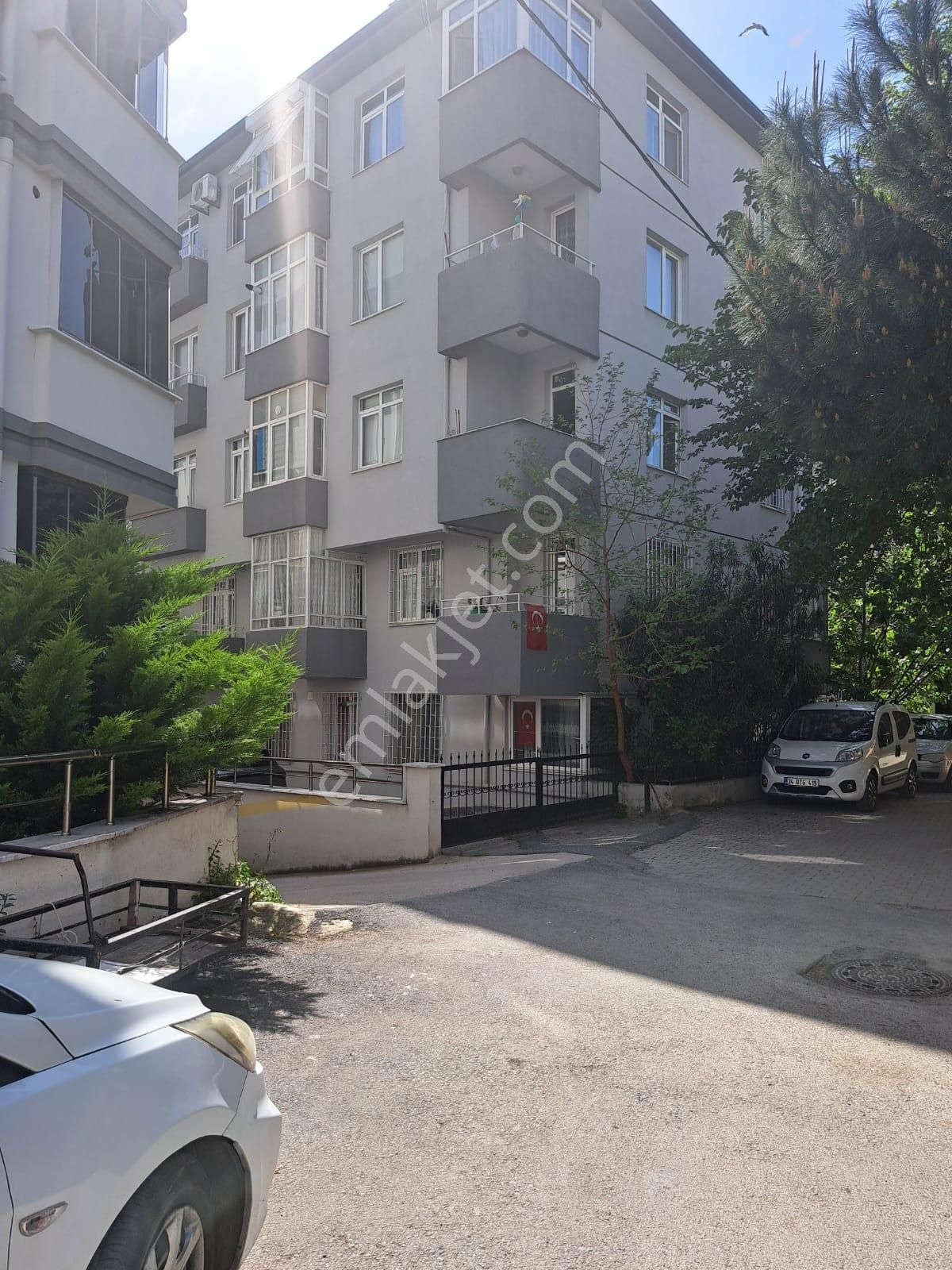 ꧁uğur & Uzman꧂'dan Küçükyalı'da Yatırımlık! 2+1 Düz Giriş