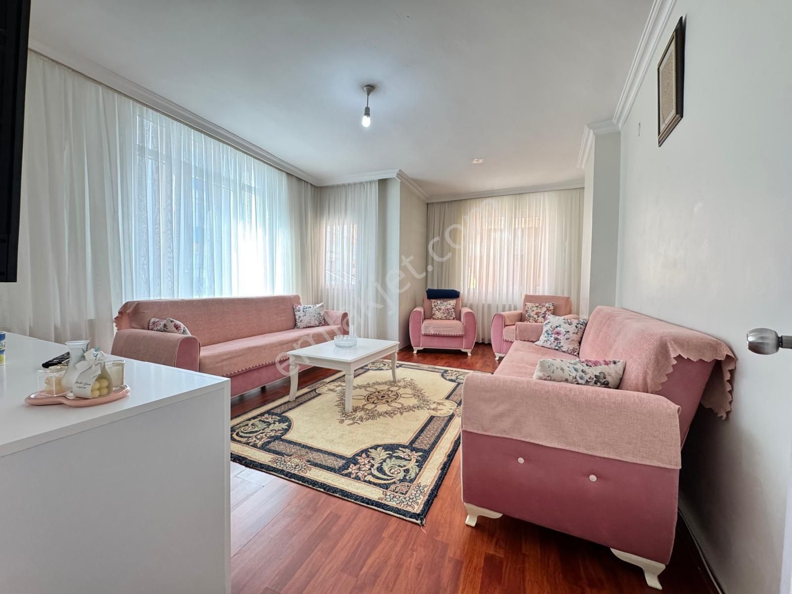 Pendik Esenler Mahallesi'nde Satılık Krediye Uygun 110m2 Kombili 3+1 Daire