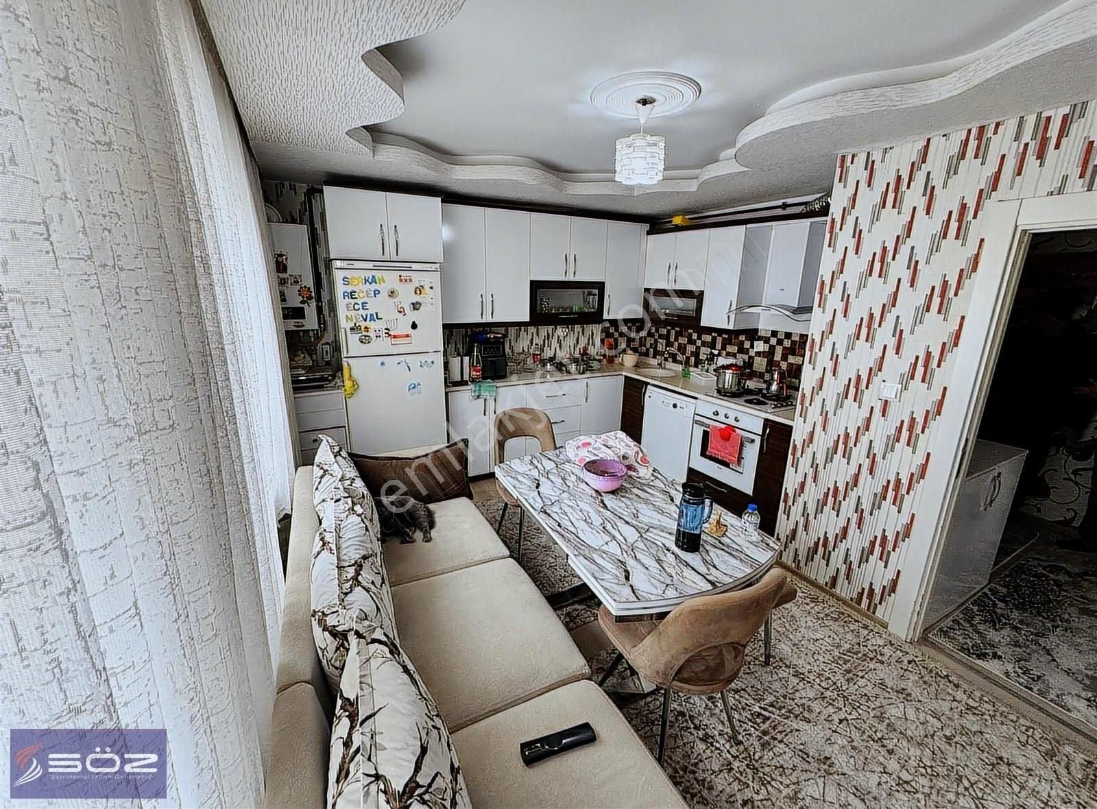 Cadde Yakını Kat Konumlu Full Yapılı Güney Cepheli Balkonlu 3+1