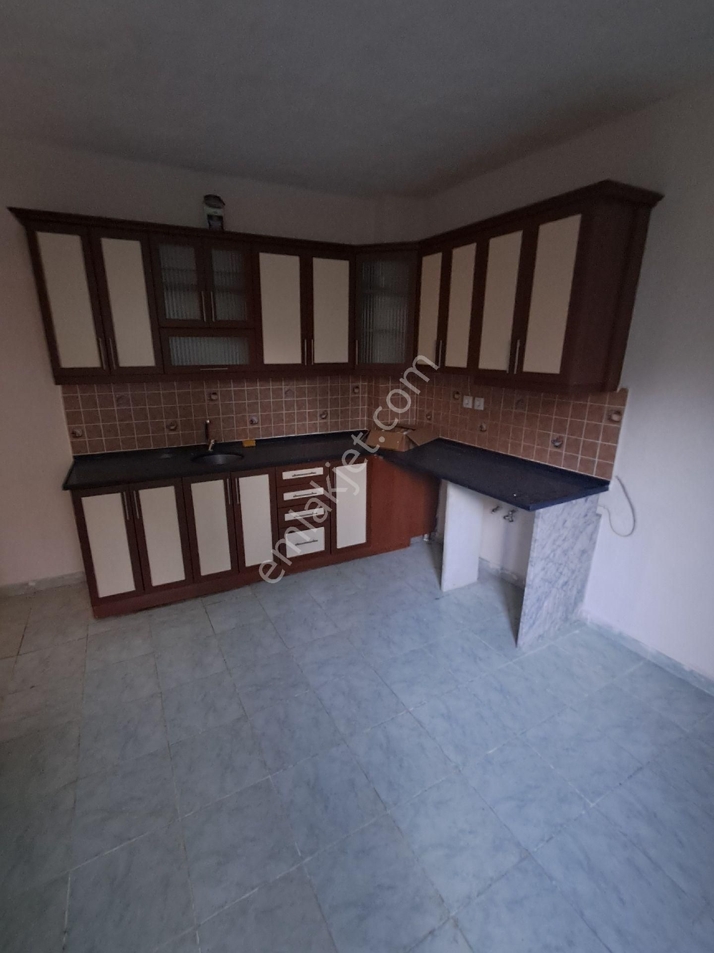 Fethiye Kargı Köyünde Kiralik Müstakil 2 Katlı Evın Giriş Katı