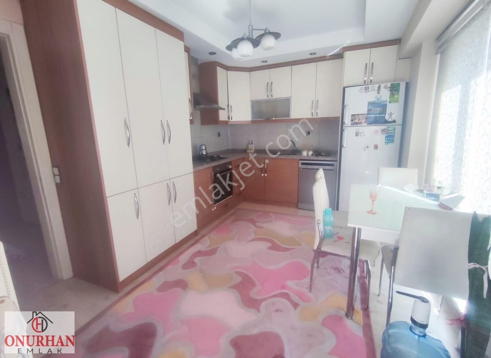 Onurhan Emlaktan Sırakapılarda Asansörlü Hesaplı 3+1 Arakat Dair