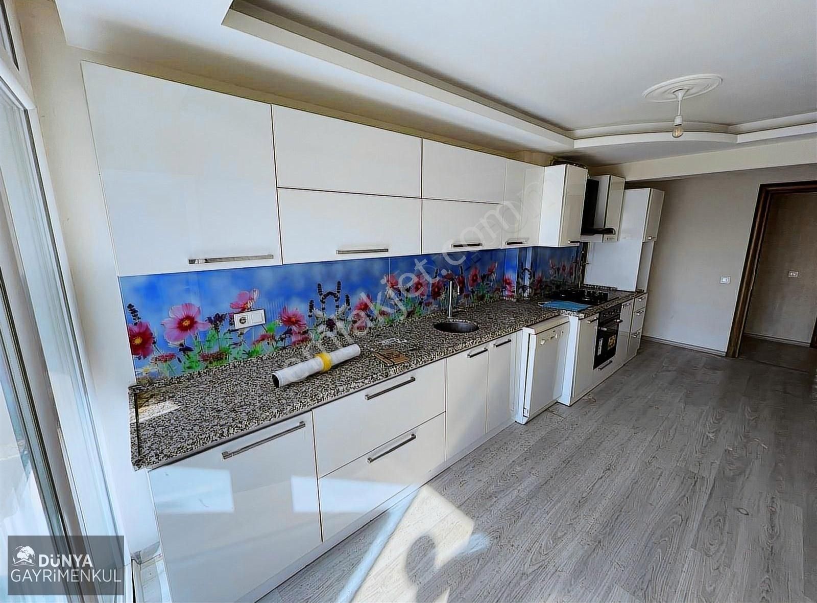 Turkuaz Gayrimenkul''den Saat Kulesi Karşısı Satılık 3+1 Daire