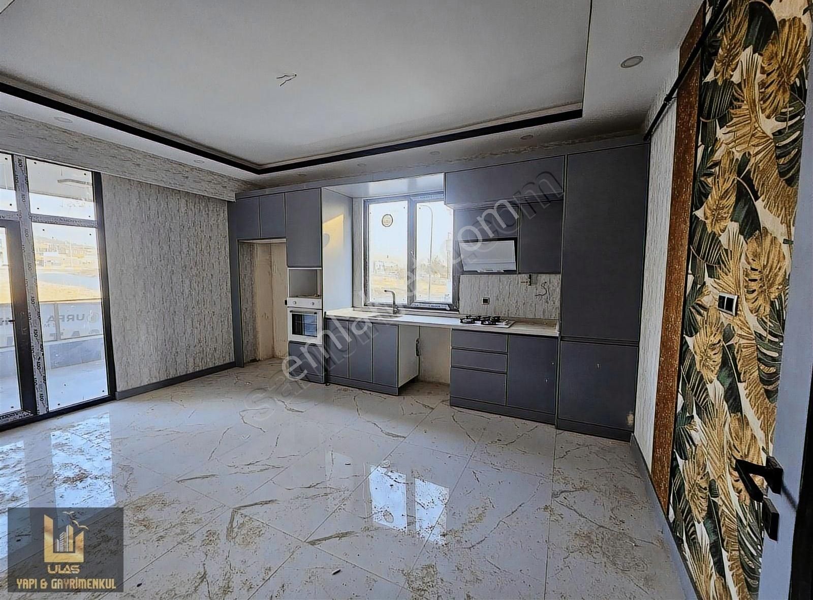 Ulaş Emlaktan Atakentte Kapalı Otoparklı Ara Kat 4+0 Daire