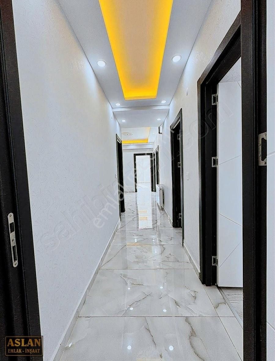 Salih Aslandan Köşebaşı Cam Balkonlu 4 Oda Full Daire