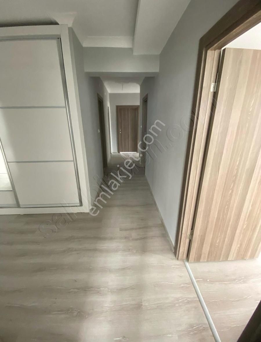 Şehitlik Mahallesinde Site İçinde Fırsat Daire - Görsel 15