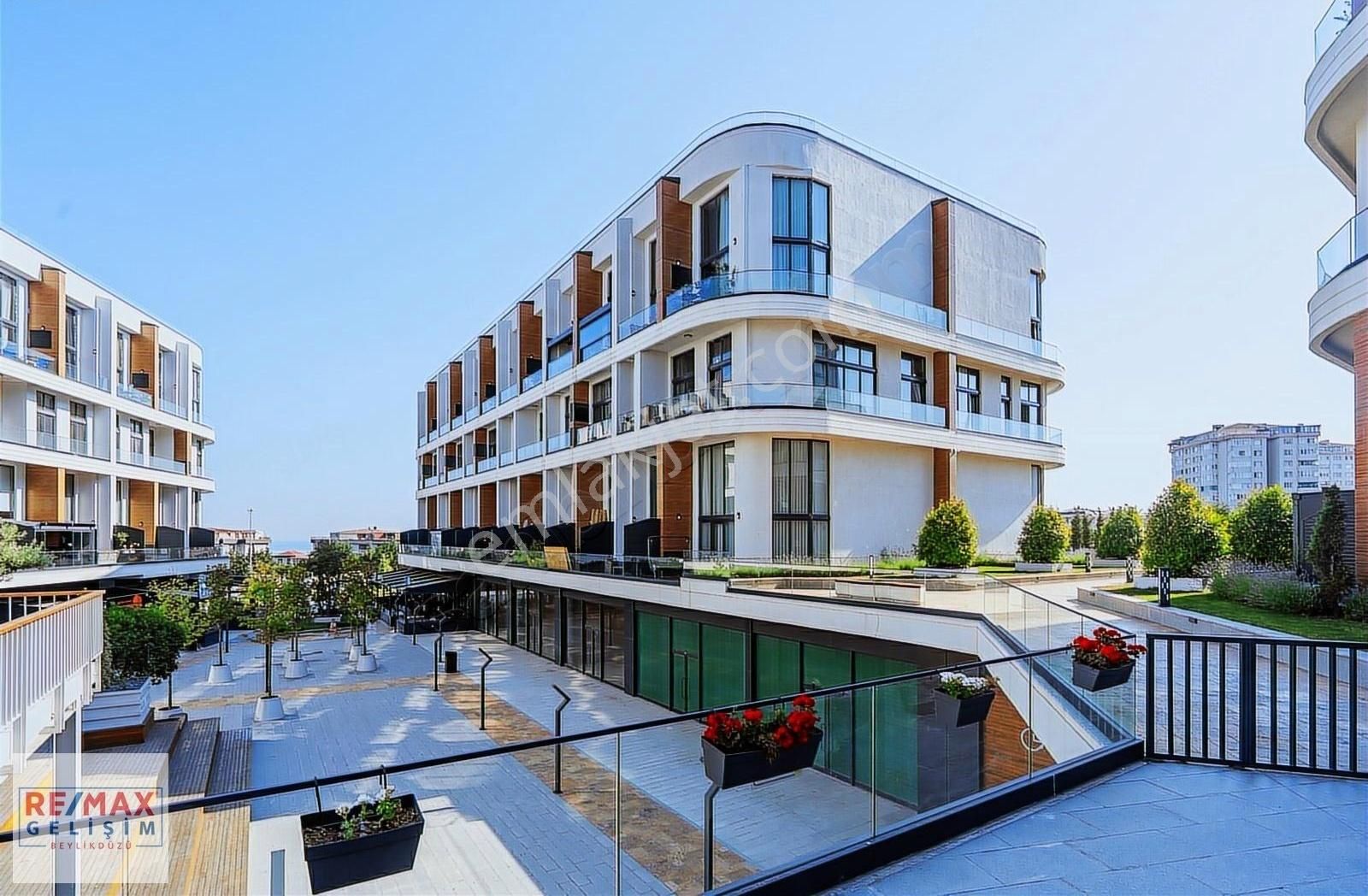 İn Mari Satılık 75 M2 1+1 Loft Bahçe Katı