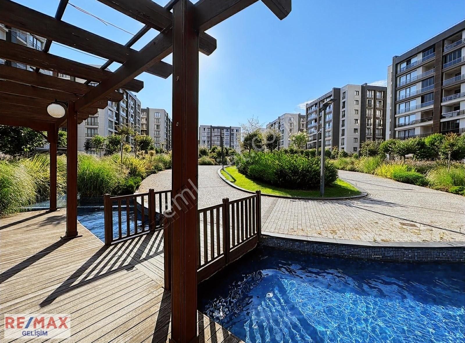 Kale Kent 2 Sitesinde Bahçe Kat 223 M2 Satılık 4+1 Daire