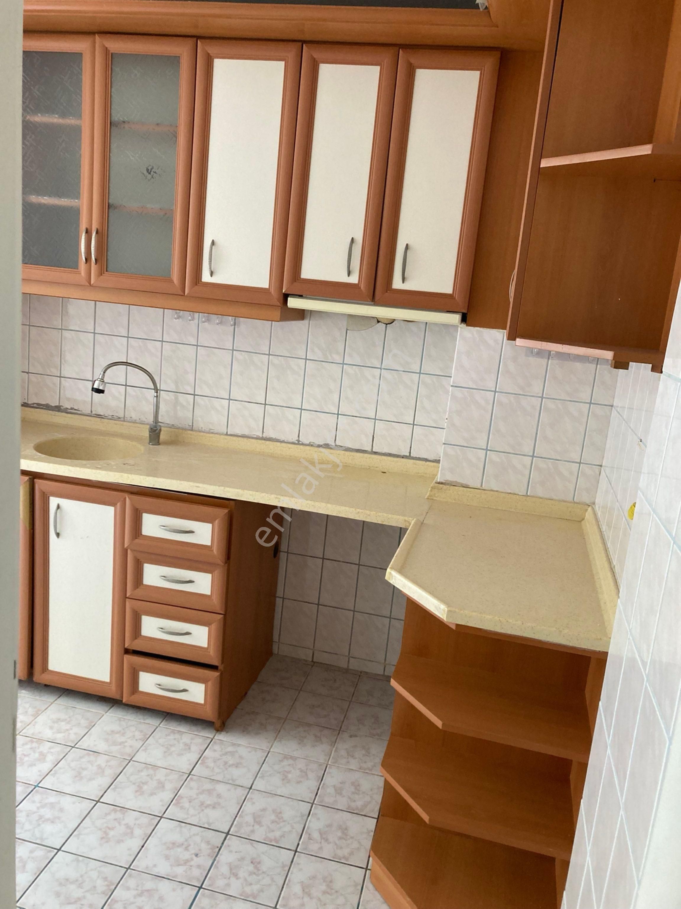 Adatepe’de Sahibinden 2+1 Kiralık Daire Arakat Kapalı Mutfak