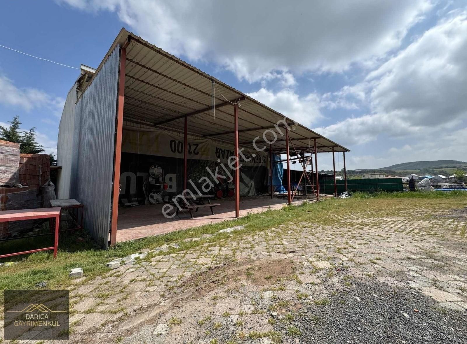 Dilovası Tepecik Köyünde 800m2 Depo +90 M2 Kiralık Ofis
