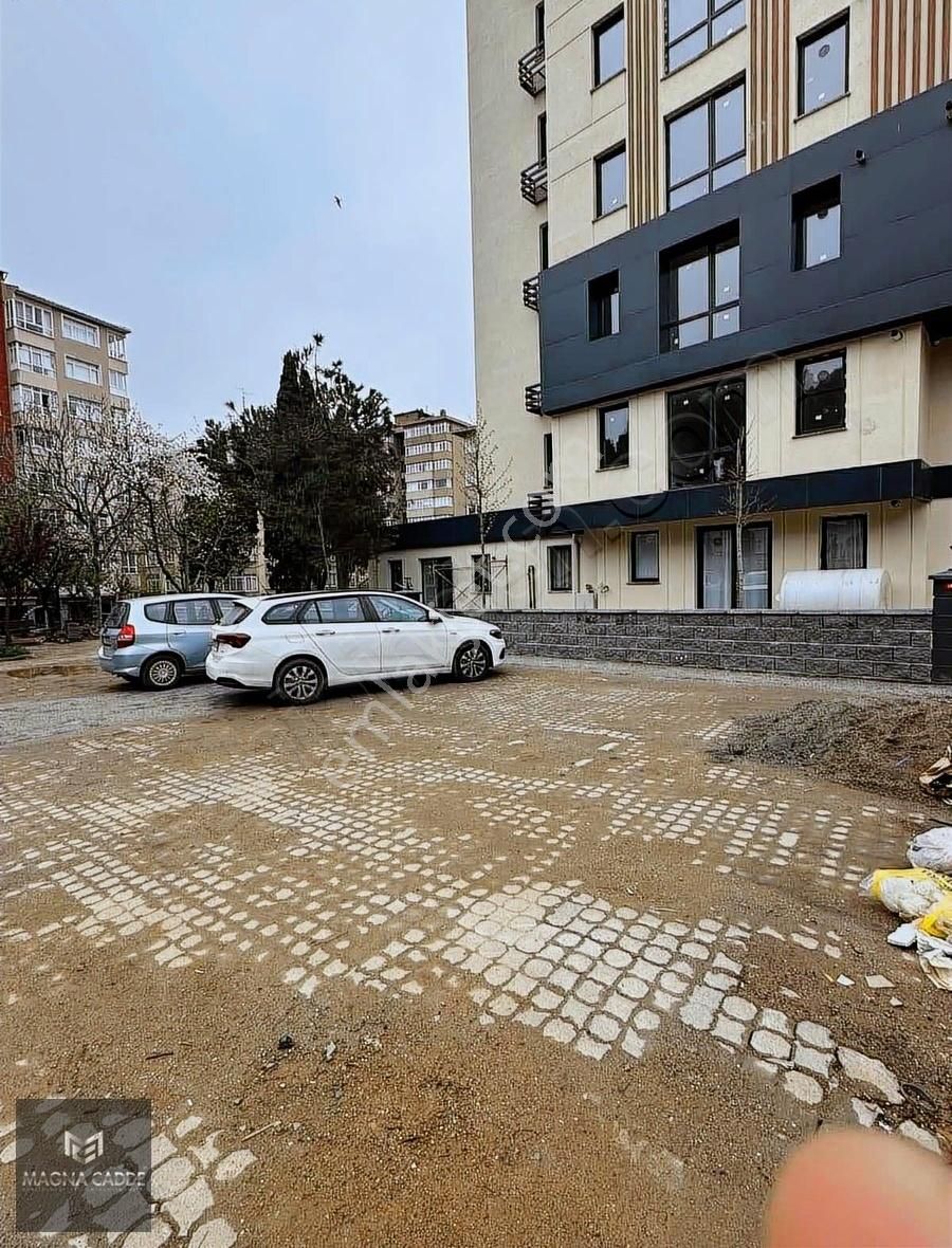 Kadıköy Merdivenköy İş Yerine Uygundur.