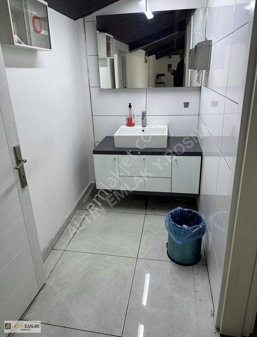 Güneşli Meydanda Müstakil İskanlı Plaza
