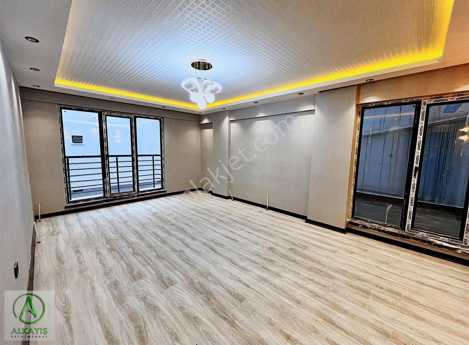 Karakaya'da/sıfır Binada 70/m2 Acık Cephe/masrafsız Asansör/