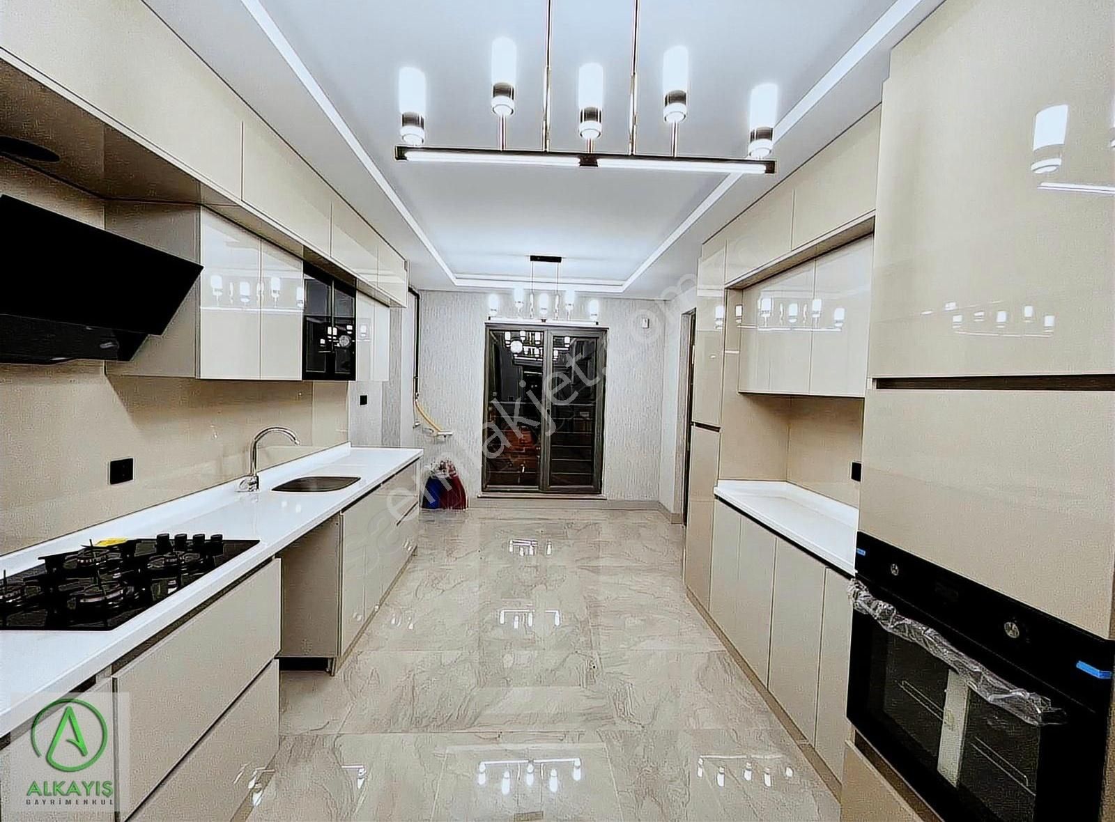 Alkayış'tan Bulvar Üzerinde 180 M2 4+1 Güney Cep. K.otoparklı