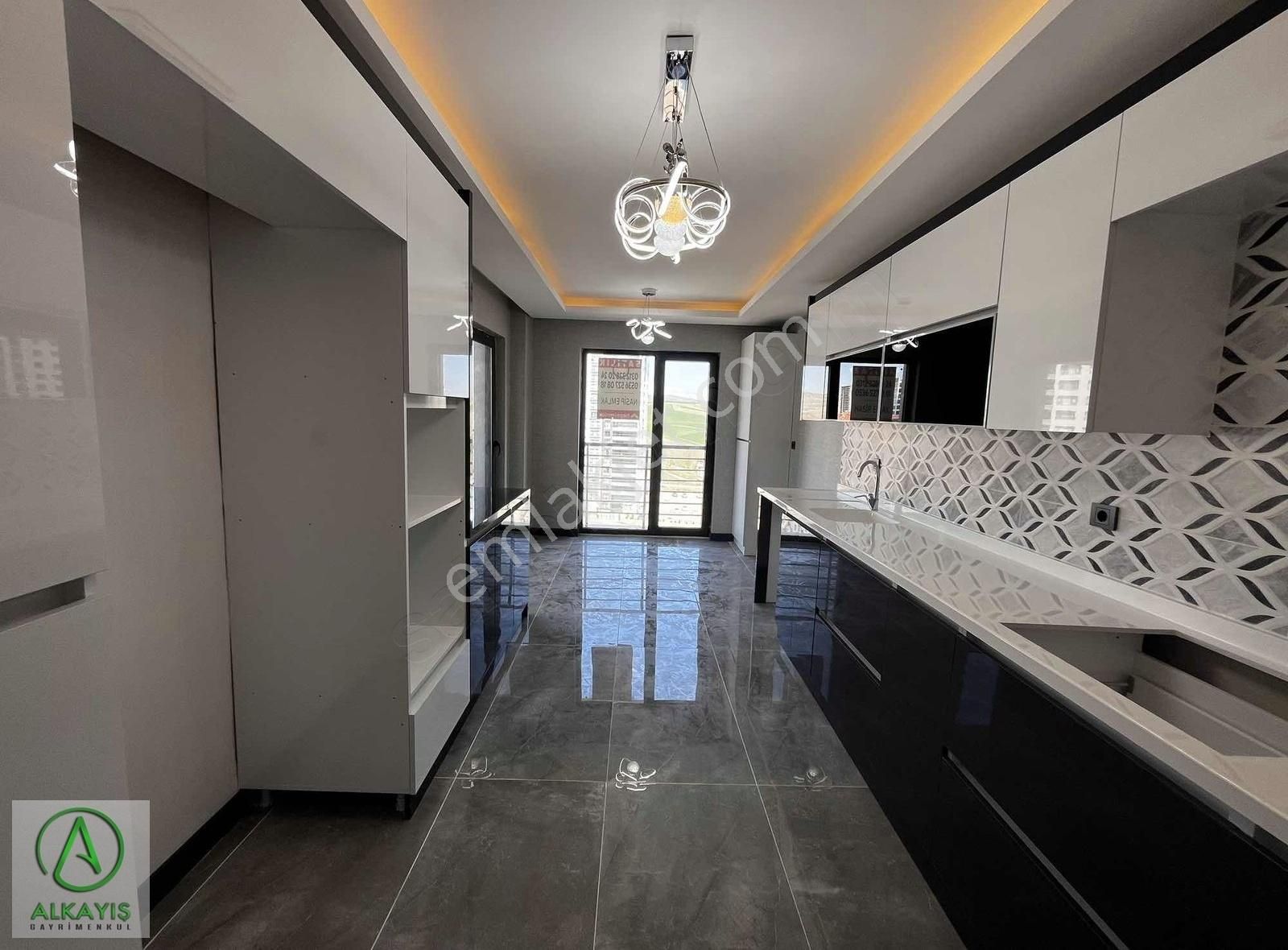 Alkayış Emlaktan Lüx Sitede Yerden Isıtma Güney Cep 170 M2 Site