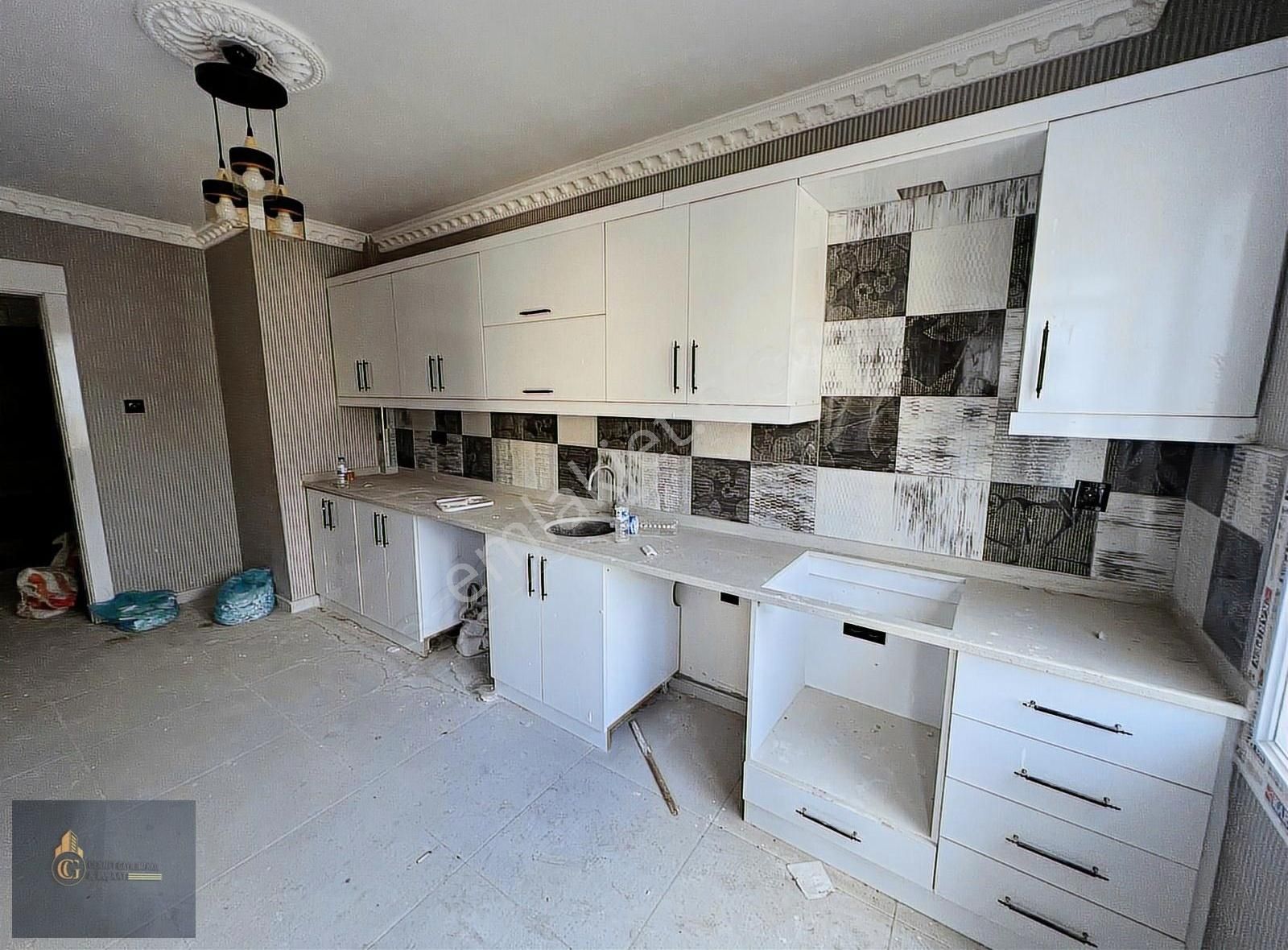 Cennet Gyodan İstiklal Semt Pazarı Yanı 120m 2+1 Asansörlü Daire