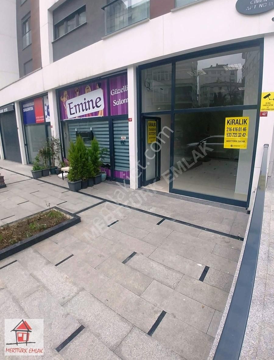 Merttürk ! Kozyatağında Merkezi Konumda 28m2 Banyolu Dükkan !!!!