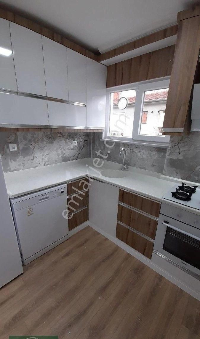 Altıparmakta Satılık 2.5+1 Daire - Görsel 3