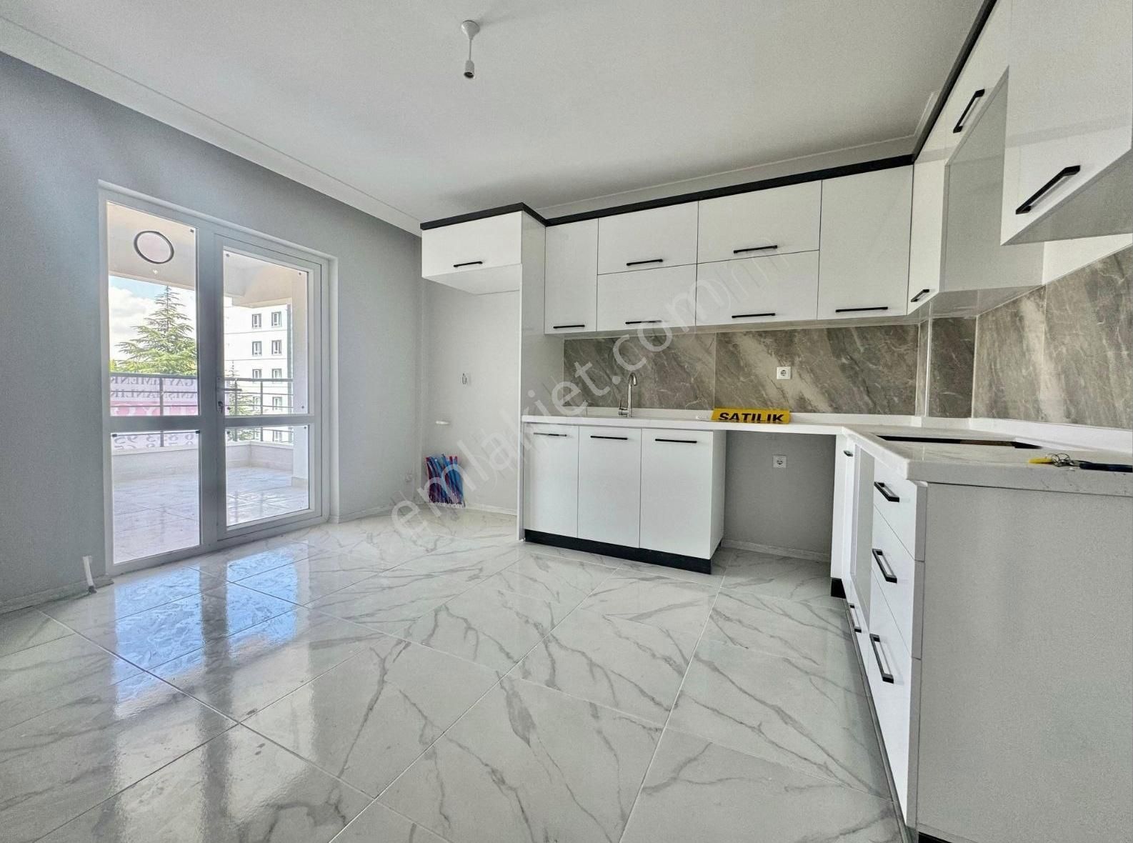Derman'dan *batı Cephe*ebeveyn Banyo*3+1*120 M2*daire