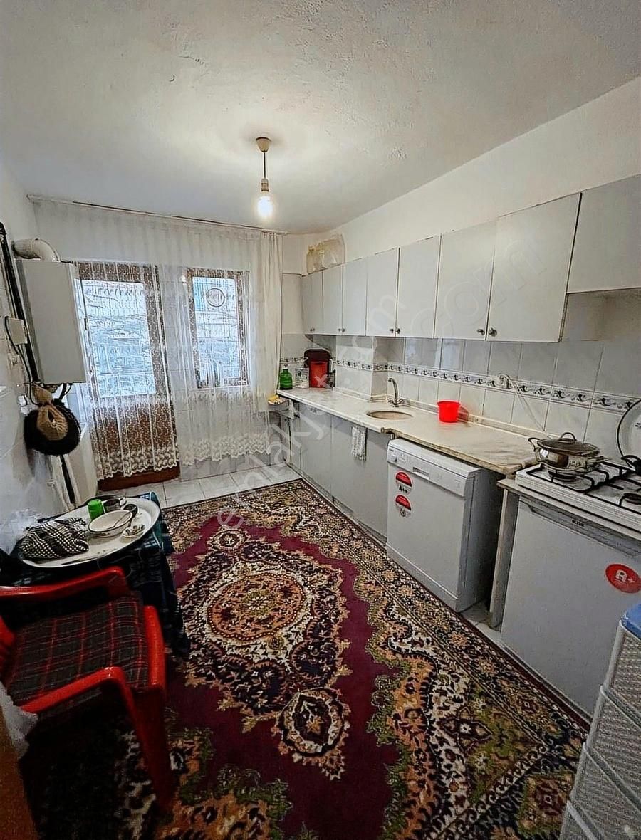 Derman'dan*altı Daire*2.kat Konumlu*at Çiftliği Yakını*kot