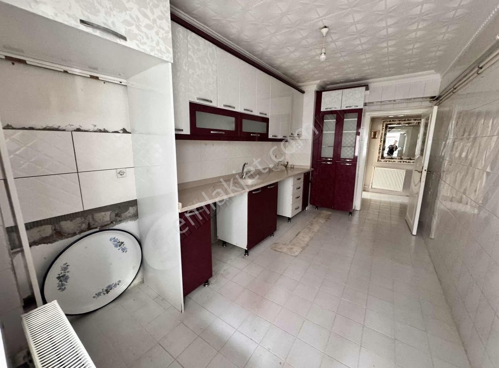 Derman'dan*y.giriş*2+1*ön Cephe*altı Daire*