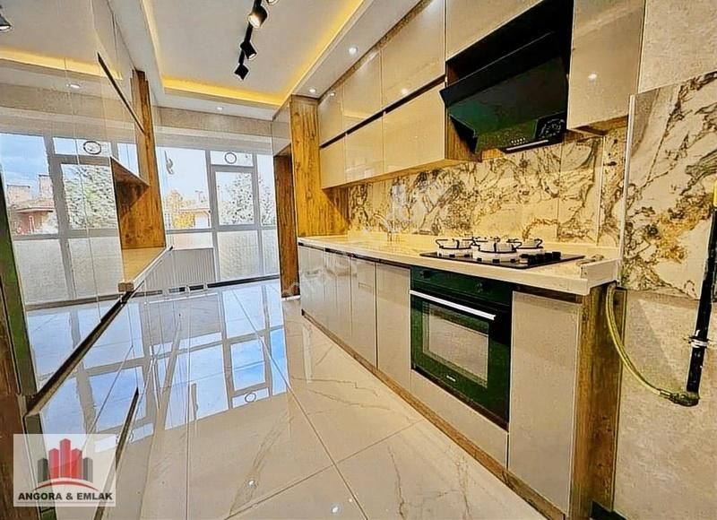Sincan Osmanlı Mah Site İçinde 3+1 Ebeveyn Banyolu Lüks Yapılı